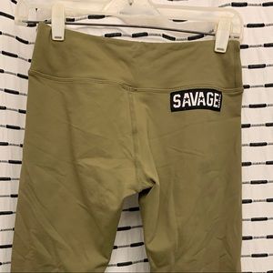 Savage Barbell Cropped Leggings